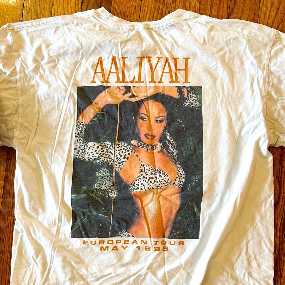 Aaliyah Tour Long Sleeve Sz L